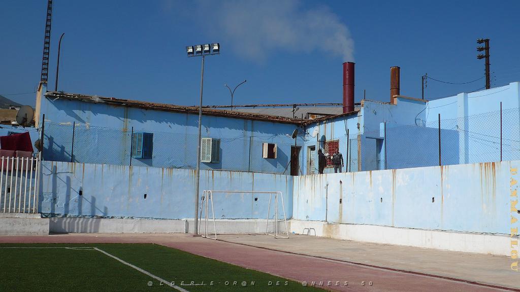 ORAN MARS 2012 28 stade de la Marsa a Mers-el-Kebir une pensee pour madame Ortega et ses deux enfants .JPG